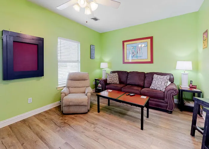 Colorful Duplex With Porch Wifi & Ac - Walk To The * Gulf Shores